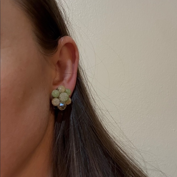 Vintage Beaded clip earing - Picture 7 of 7